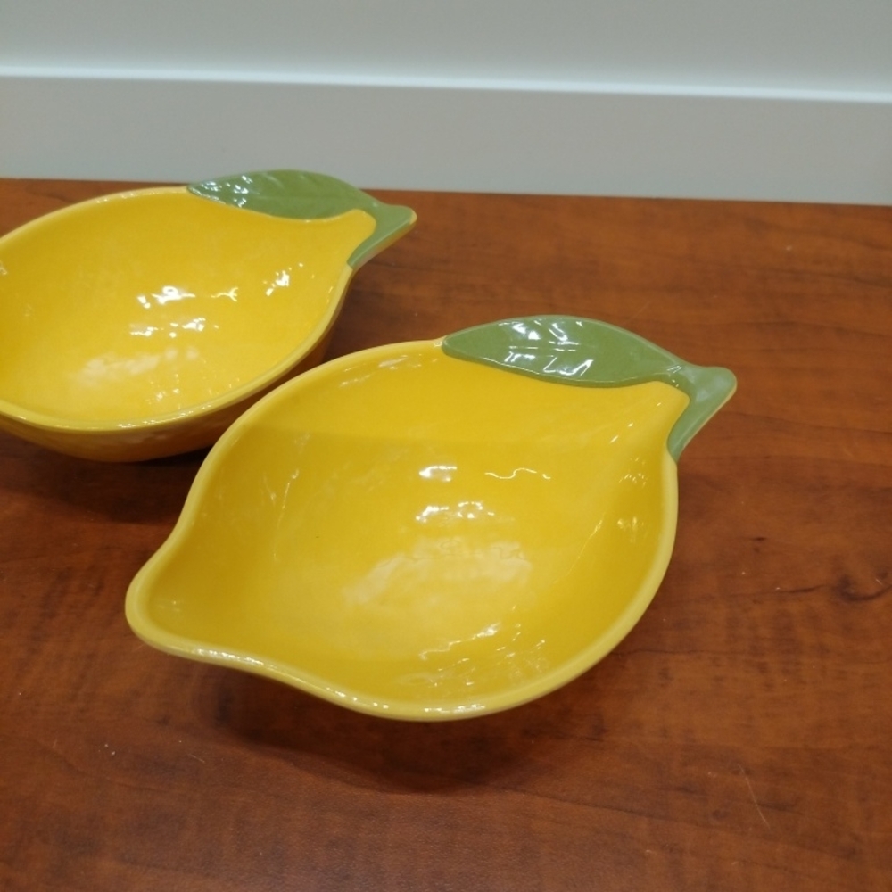 Lucky Star Melamine Lemon-Shaped Serving Bowls - Yellow with Green Leaf
